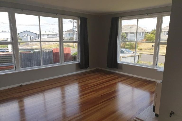 Photo of property in 60 Matipo Street, Castlecliff, Whanganui, 4501