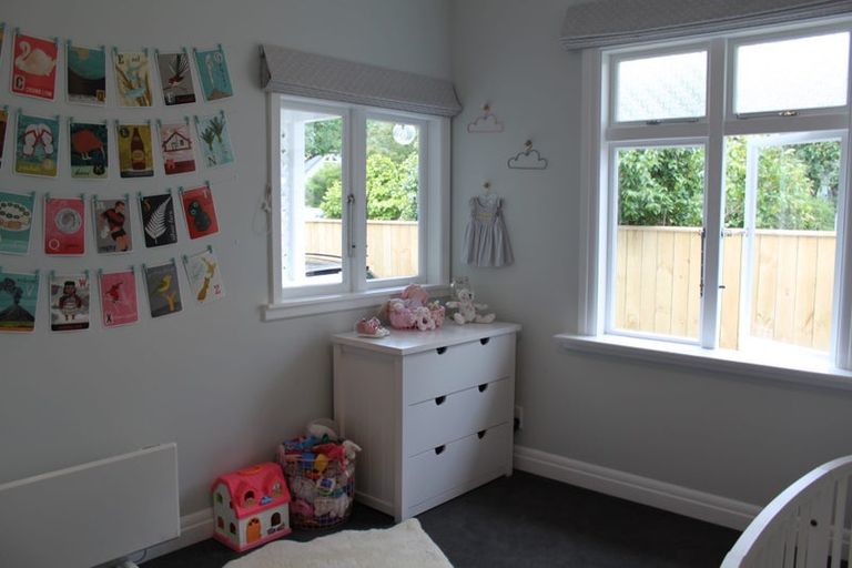 Photo of property in 9 Hinau Street, Eastbourne, Lower Hutt, 5013