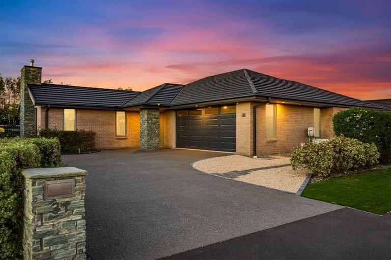 Photo of property in 31 Davaar Crescent, Broomfield, Christchurch, 8042