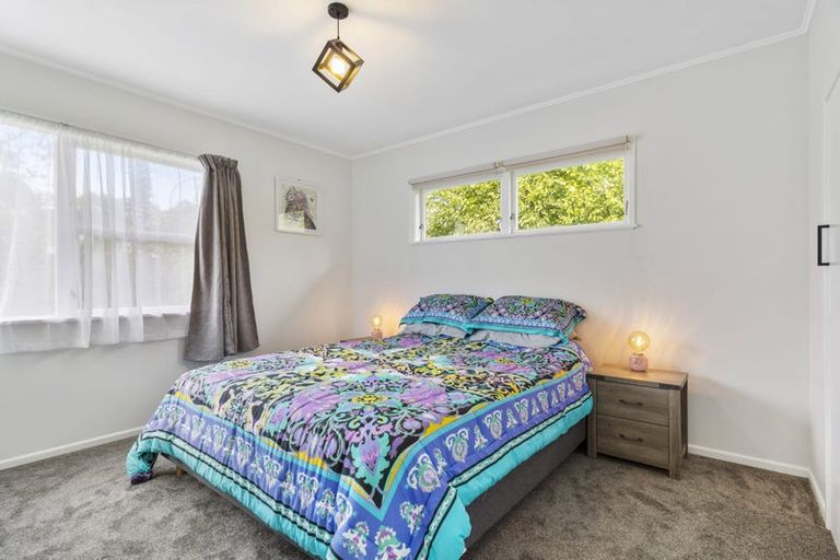Photo of property in 71 Barrys Road, Glendene, Auckland, 0602
