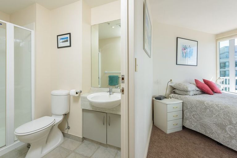 Photo of property in Beaumont Apartments, 52/12 Maunganui Road, Mount Maunganui, 3116
