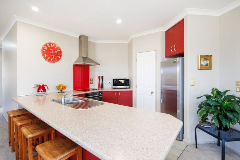 Photo of property in 4 Meridian Grove, Kelvin Grove, Palmerston North, 4414