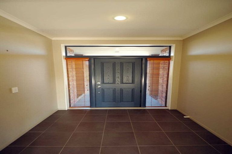 Photo of property in 33 Rolleston Drive, Rolleston, 7614