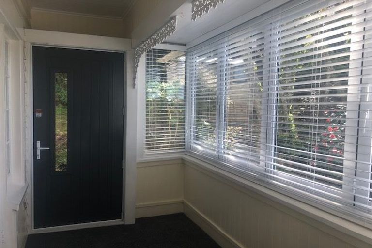 Photo of property in 51 Northland Road, Northland, Wellington, 6012