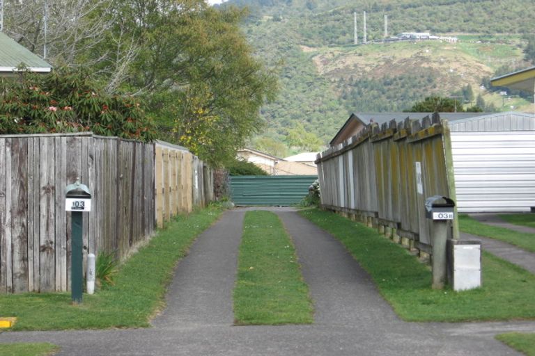 Photo of property in 103b Aquarius Drive, Kawaha Point, Rotorua, 3010