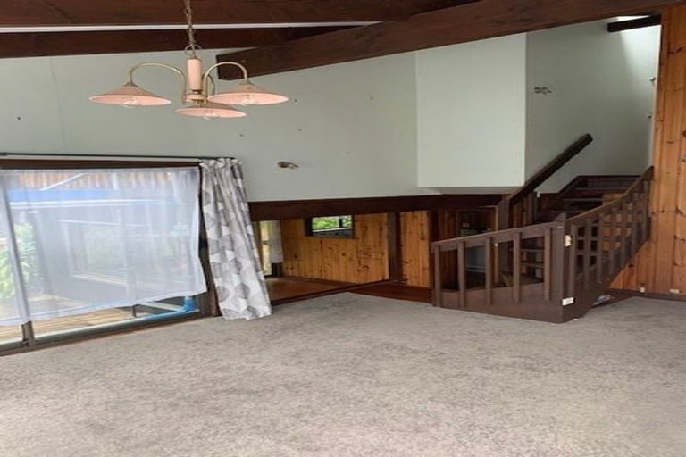 Photo of property in 15 Chrisarda Place, Red Hill, Papakura, 2110