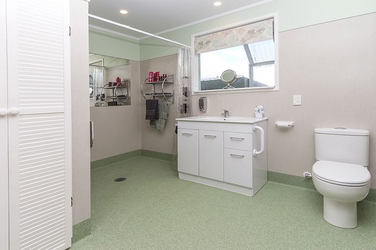 Photo of property in 40 Rodney Street, Howick, Auckland, 2014