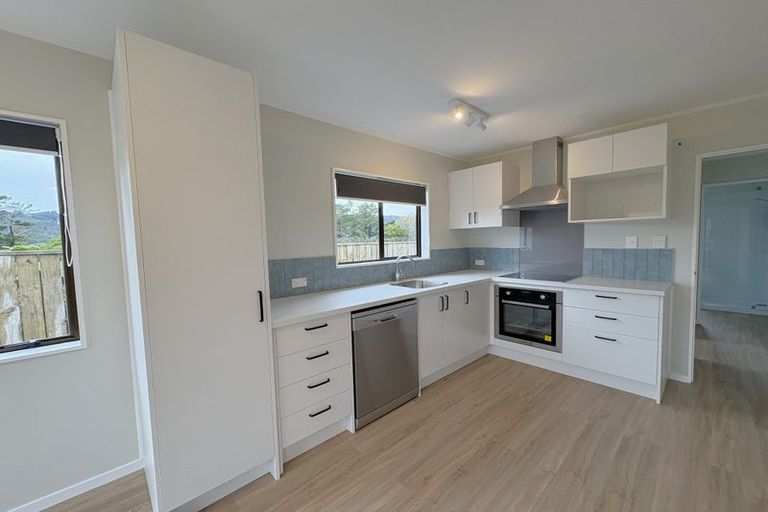 Photo of property in 15b Whitechapel Grove, Stokes Valley, Lower Hutt, 5019