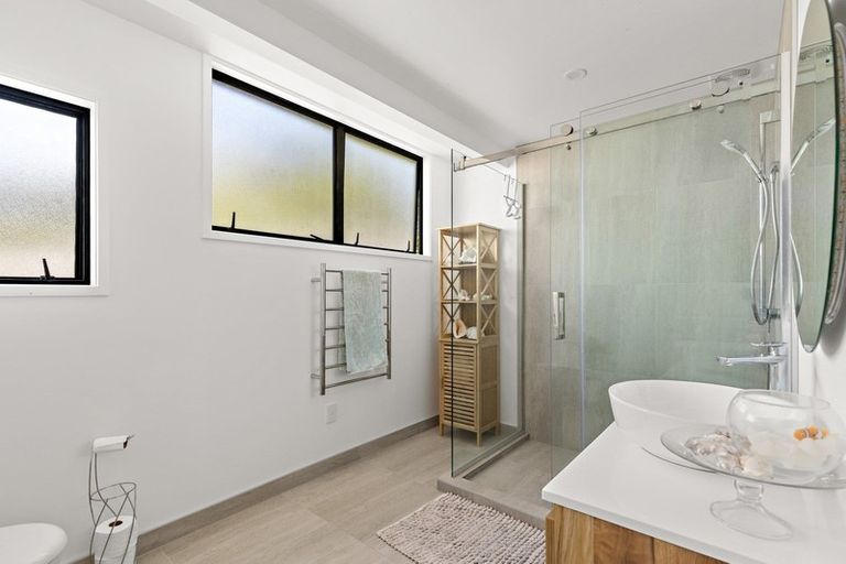 Photo of property in 23 Hinemoa Place, Snells Beach, 0920