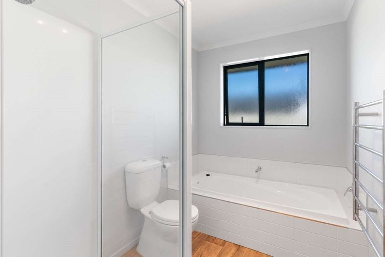 Photo of property in 100 Strauss Drive, Rolleston, 7614