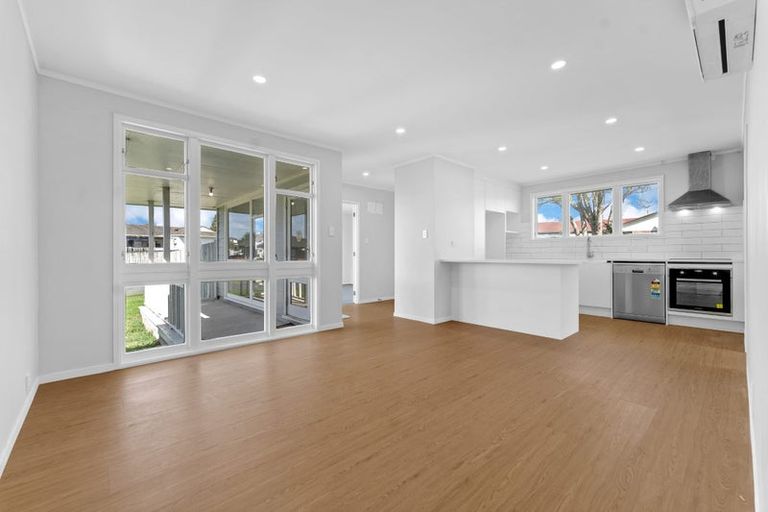 Photo of property in 54 Chelburn Crescent, Mangere East, Auckland, 2024