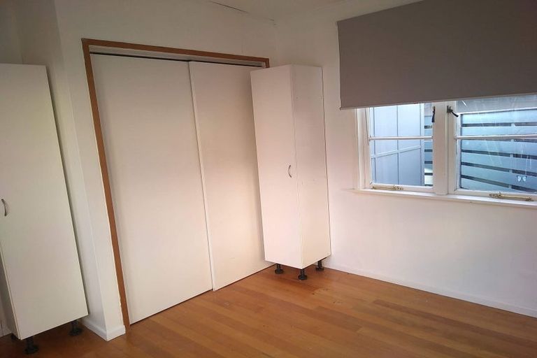 Photo of property in 60 Beach Haven Road, Beach Haven, Auckland, 0626