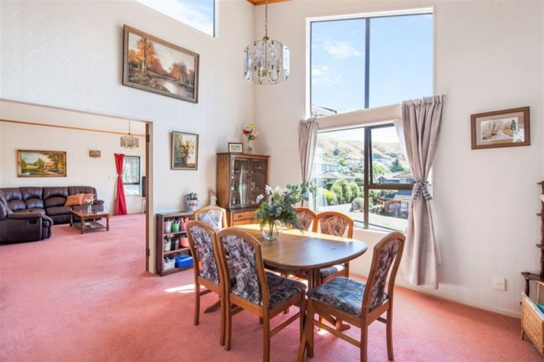 Photo of property in 34 Lakewood Avenue, Churton Park, Wellington, 6037