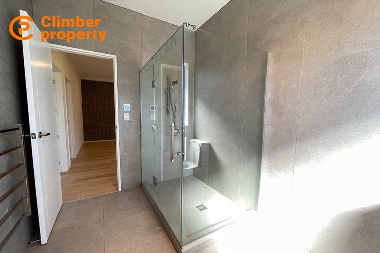 Photo of property in 12 Te Awa Place, Red Beach, 0932