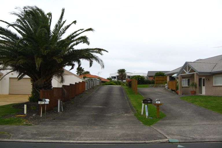 Photo of property in 11 Alec Craig Way, Gulf Harbour, Whangaparaoa, 0930