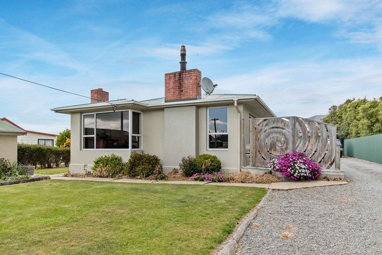 Photo of property in 15 Grace Street, Waimate, 7924