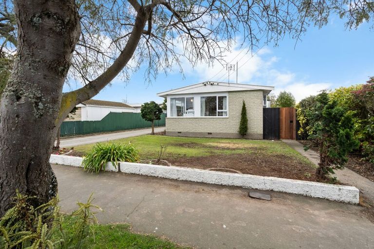 Photo of property in 1/33 Prestons Road, Redwood, Christchurch, 8051