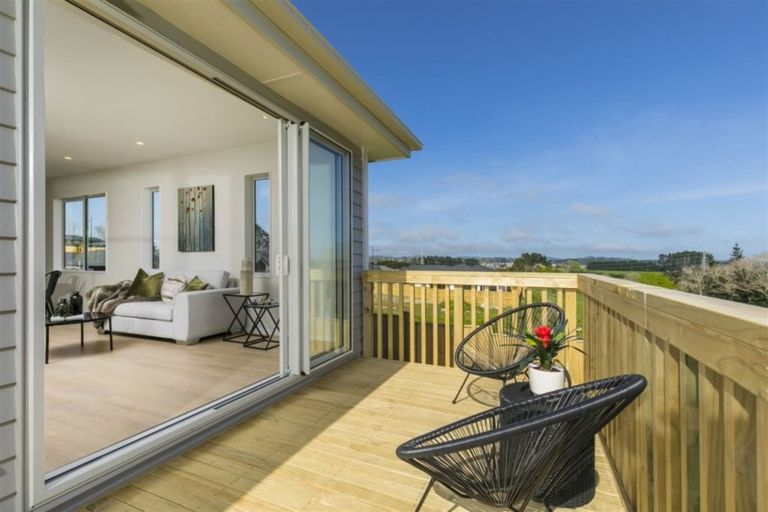 Photo of property in 28 Jeroboam Loop, Kumeu, 0810