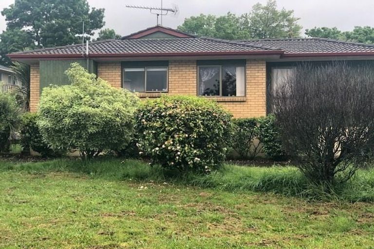 Photo of property in 50c Mirrabooka Avenue, Botany Downs, Auckland, 2010