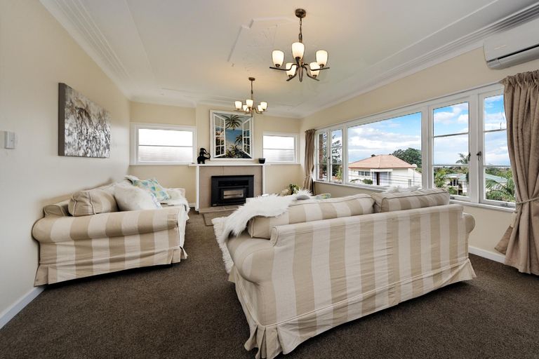 Photo of property in 110 Golf Road, New Lynn, Auckland, 0600