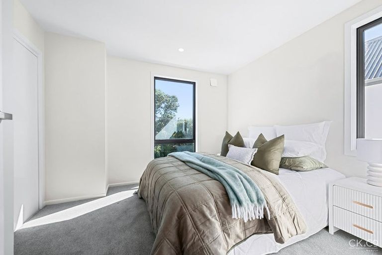 Photo of property in 130 Cambridge Terrace, Fairfield, Lower Hutt, 5011