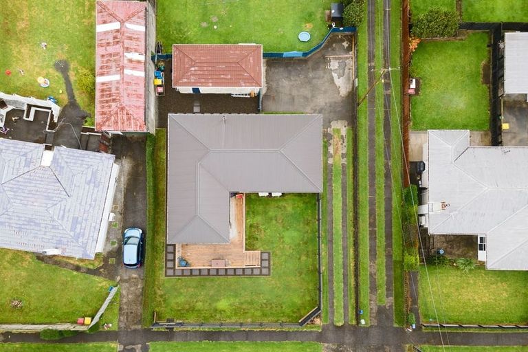 Photo of property in 14 Cowling Road, Hurdon, New Plymouth, 4310