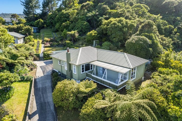 Photo of property in 43 Moores Valley Road, Wainuiomata, Lower Hutt, 5014