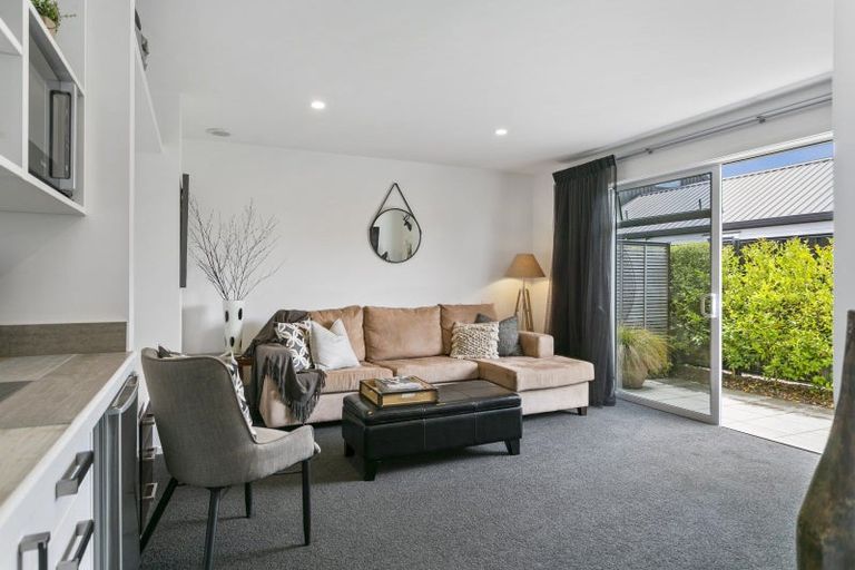 Photo of property in 16 Pukenamu Road, Rainbow Point, Taupo, 3330