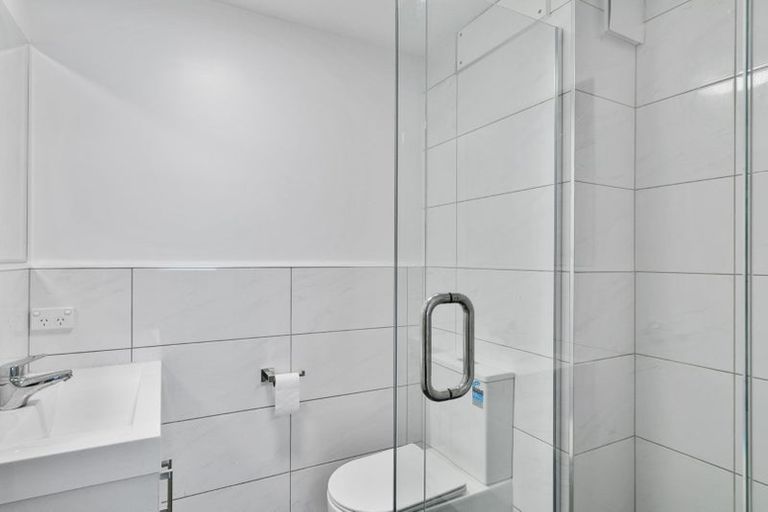 Photo of property in 1m/4045 Great North Road, Glen Eden, Auckland, 0602