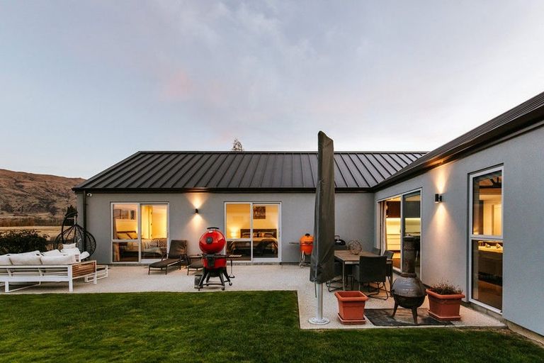 Photo of property in 8 Mcdonald Street, Wanaka, 9305