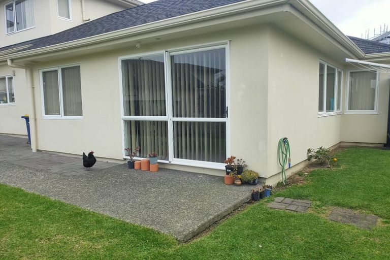Photo of property in 16 Andara Close, Pinehill, Auckland, 0632