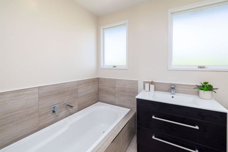 Photo of property in 2/7 Farnborough Street, Aranui, Christchurch, 8061