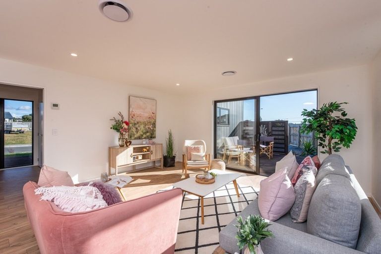 Photo of property in 14 Seagrass Place, Otaki Beach, Otaki, 5512