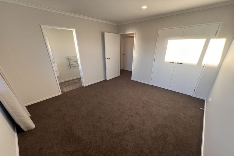 Photo of property in 76 Broadway Parade, Rolleston, 7615