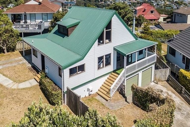 Photo of property in 24 Mercury Way, Whitby, Porirua, 5024