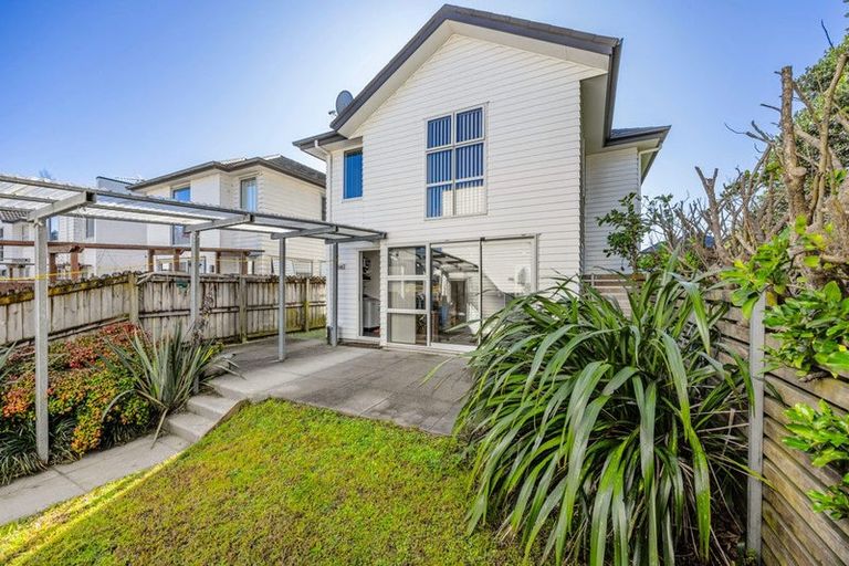 Photo of property in 13 Phar Lap Crescent, Takanini, 2112