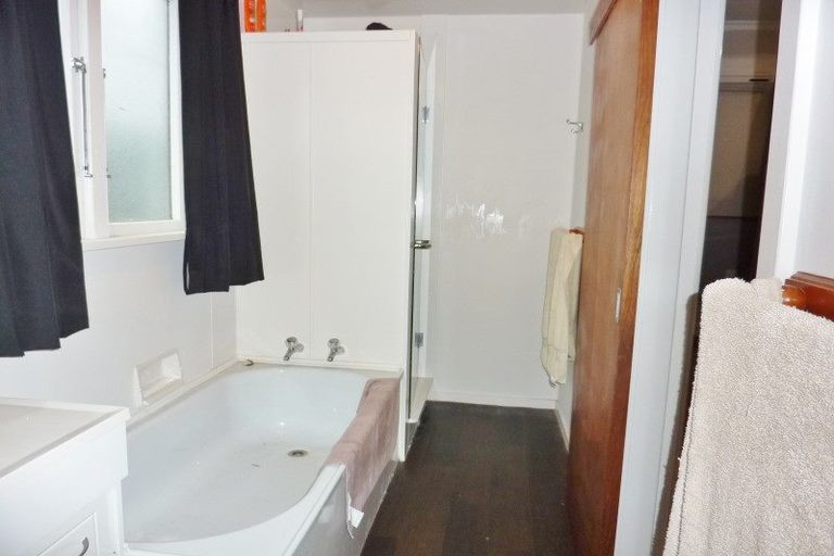 Photo of property in 14 Queen Street, Westport, 7825