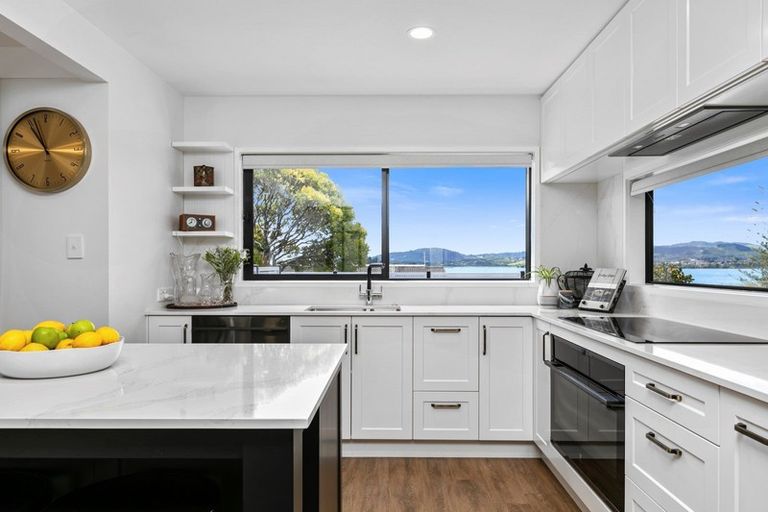 Photo of property in 253 Devonport Road, Tauranga, 3110