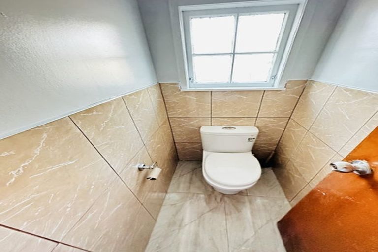 Photo of property in 422 Roscommon Road, Clendon Park, Auckland, 2103