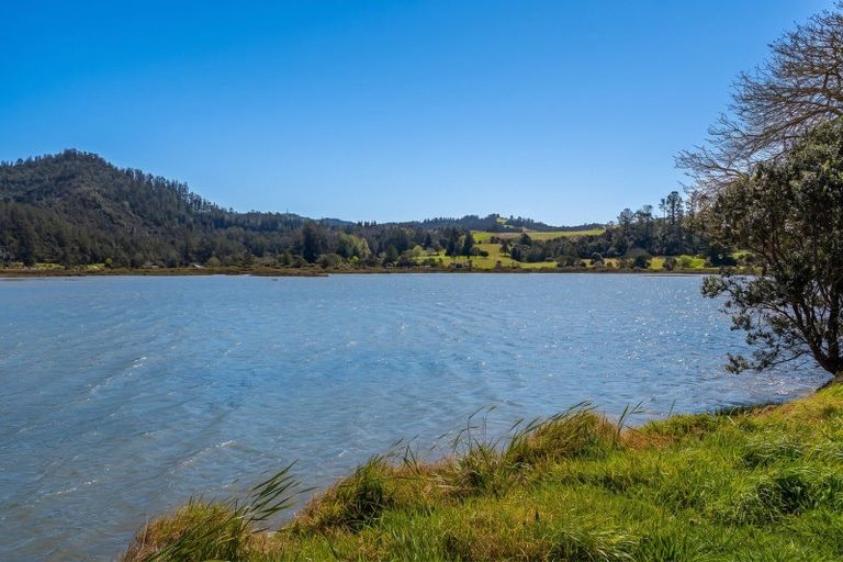 Photo of property in 20 Marquet Place, Tairua, 3508