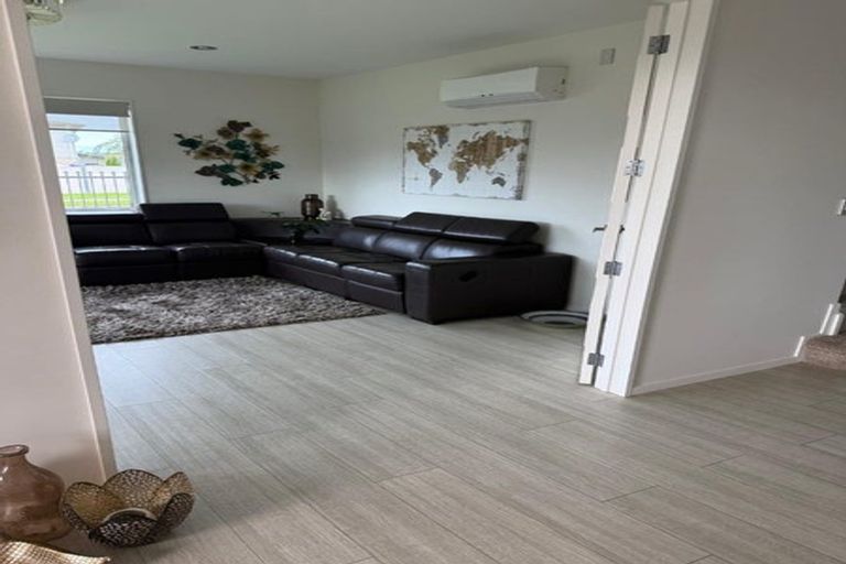 Photo of property in 1 Irongate Avenue, Ranui, Auckland, 0612