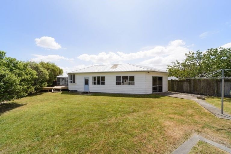 Photo of property in 50 Acacia Street, Kelvin Grove, Palmerston North, 4414