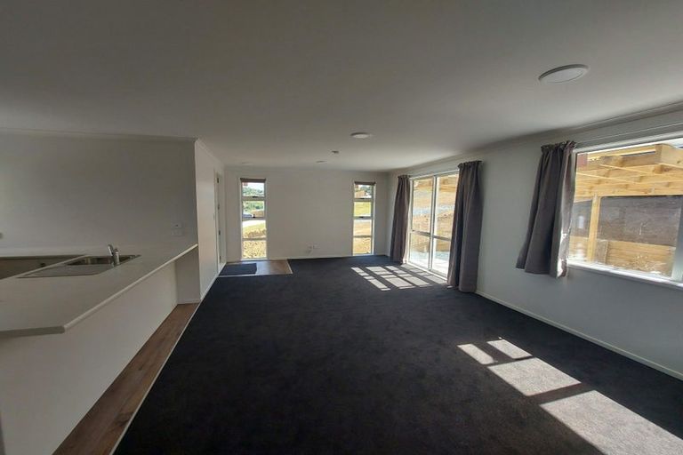 Photo of property in 3 Silver Fern Way, Woodhill, 0110