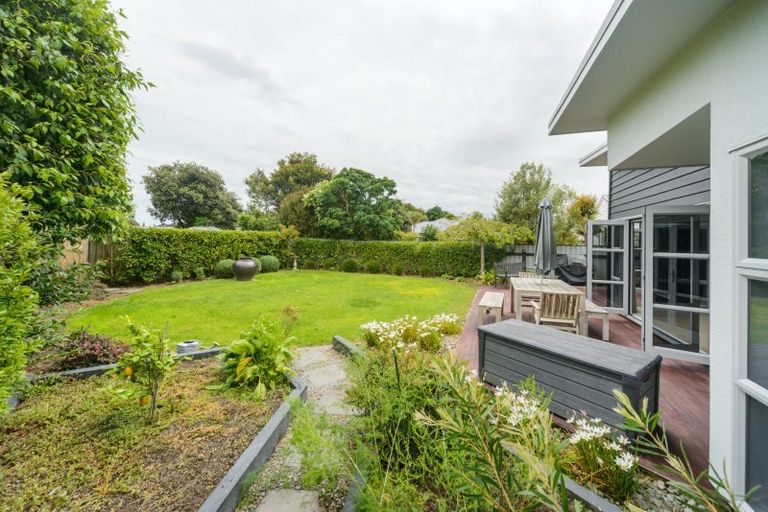 Photo of property in 19 Karina Terrace, Roslyn, Palmerston North, 4414