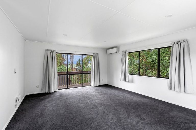 Photo of property in 52b Seddon Street, Waikanae, 5036