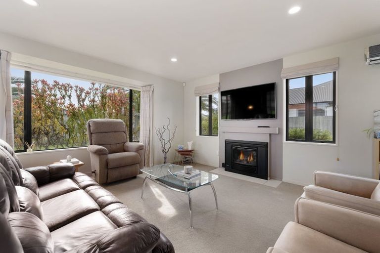 Photo of property in 18 Sandalwood Place, Waimairi Beach, Christchurch, 8083