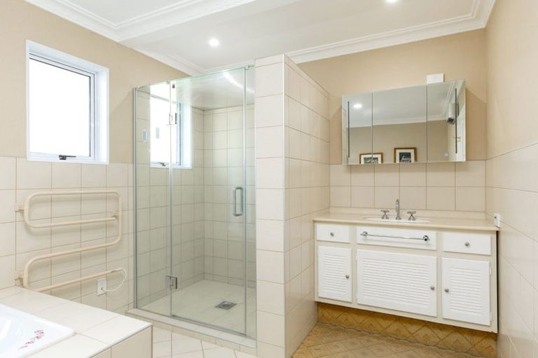 Photo of property in 40-42 Waikawa Road, Picton, 7220