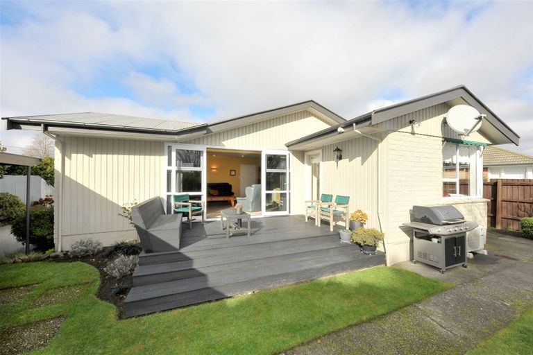 Photo of property in 5 Bendale Place, Avonhead, Christchurch, 8042