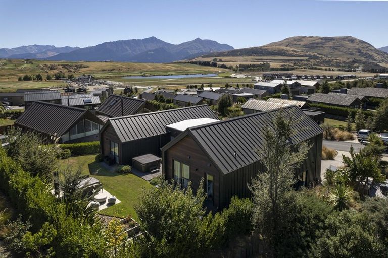 Photo of property in 37 Mcadam Drive, Jacks Point, Queenstown, 9371