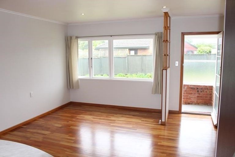 Photo of property in 2/109 Shakespeare Road, Milford, Auckland, 0620